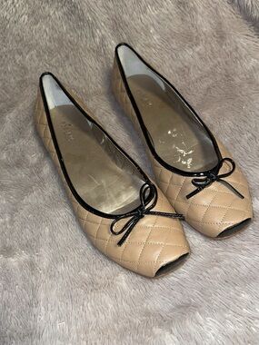 Review Beige Quilted Peep-Toe Flats with Black Trim